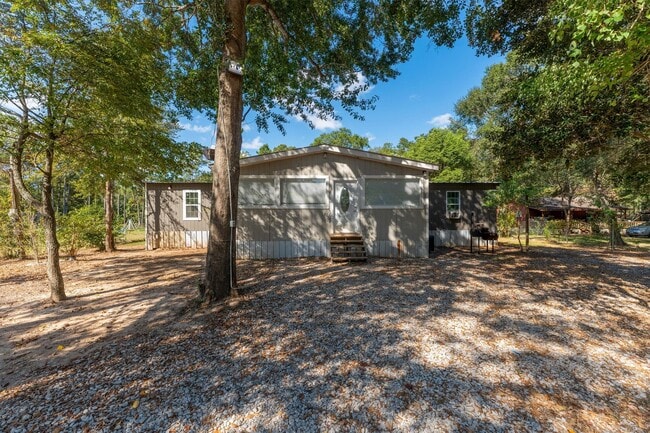 Building Photo - 4424 W Forest Rd