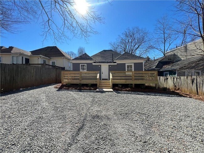 Photo - 455 Lynch Ave NW