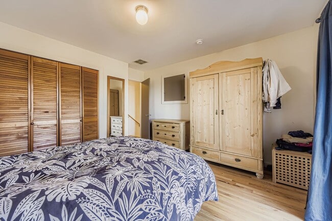 Photo - 2425 Dartmouth Ave