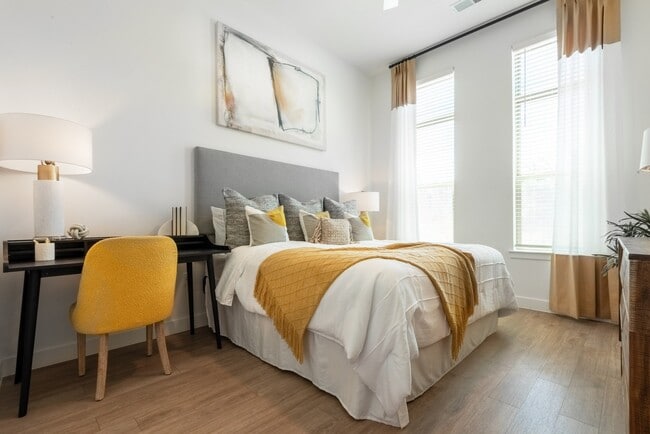 Photo - Finley on the Green