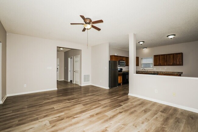 Photo - 5810 Long Lake Ln.