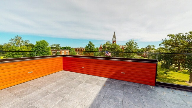 Photo - 2530 University Ave Unit ID1036809P