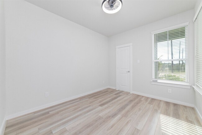 Photo - 32906 School Hl Rd