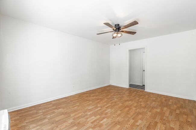 Building Photo - 207 Laws Ave Unit Apt C