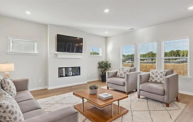 2828 Sweet Red Cir