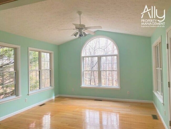 Photo - 35 Hardwood Rd