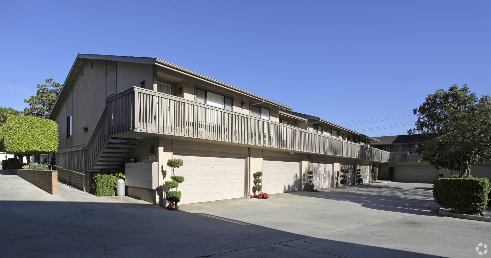 Nutwood Park Apartments - Nutwood Park Apartments