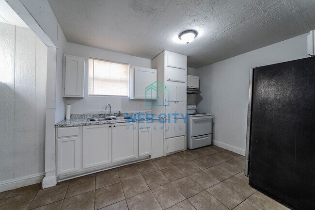 Photo - 15417 Flud Rd Unidad A