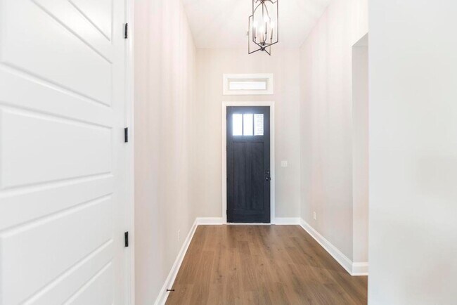 Photo - 402 Otters Rdg Dr