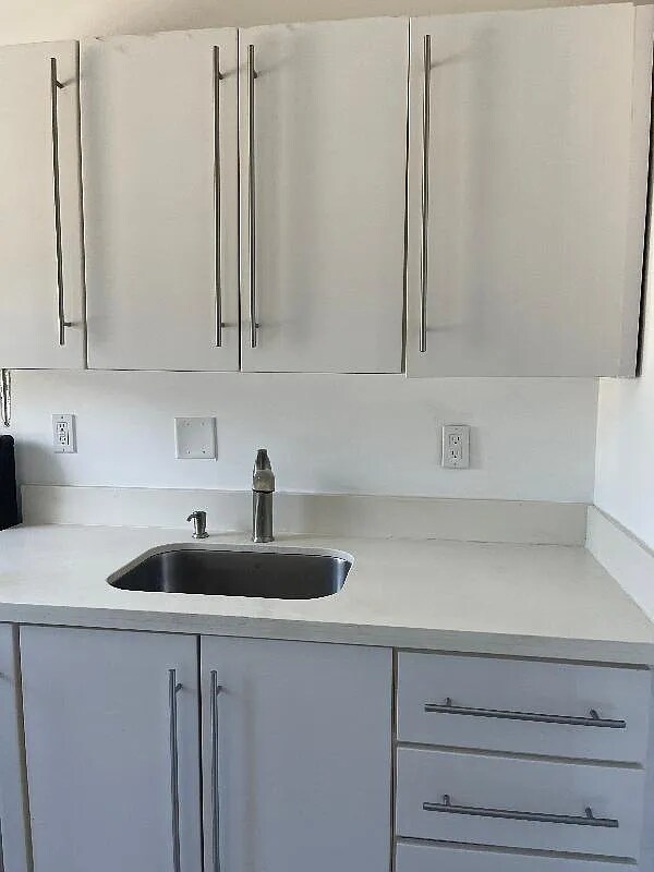 Photo - 916 W 42 St Unidad 105