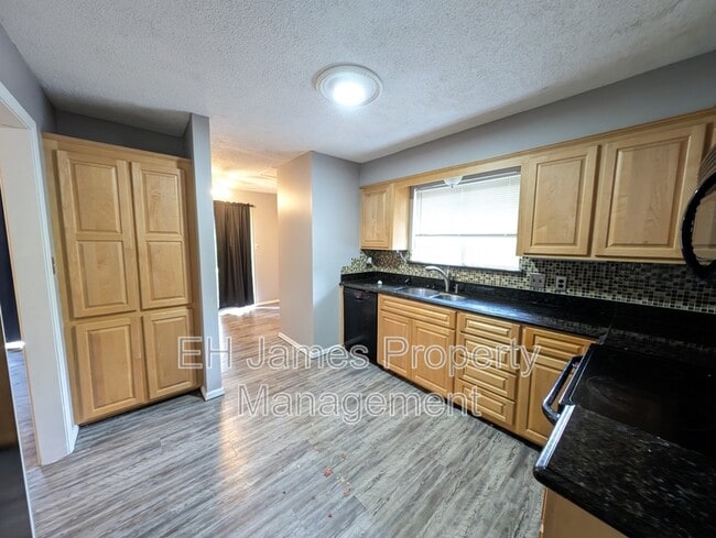 Photo - 8220 S College Ave