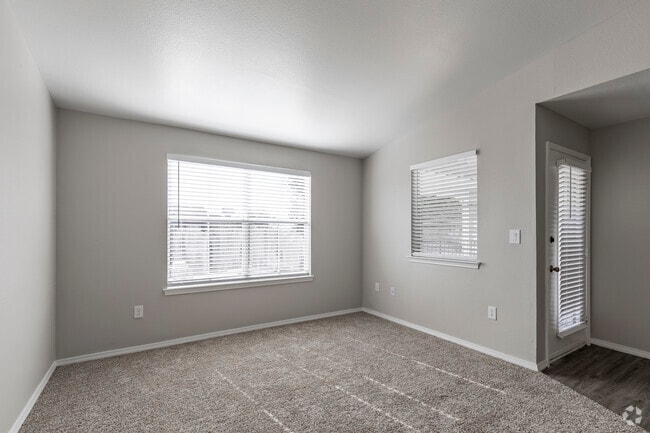 1BR, 1BA - 660 SF (Upgraded)