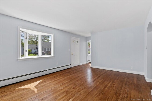 Photo - 119 Sunnyside Ct