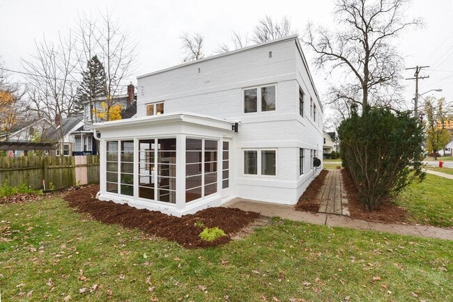 Photo - 814 Pauline Blvd