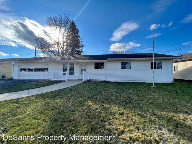 Photo - 4 br, 2 bath House - 90 Robinhood Drive