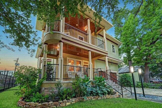 Building Photo - 1302 W 21st St Rental