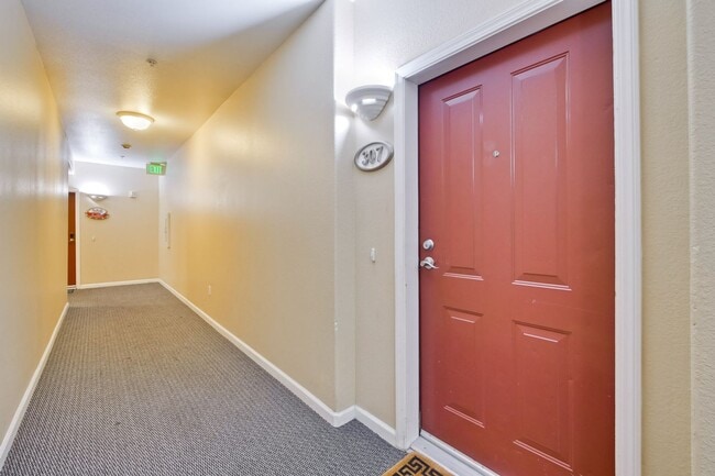 Photo - Excellent 2 Bed 2 Bath Condo - Completely Remodeled! Unit 307