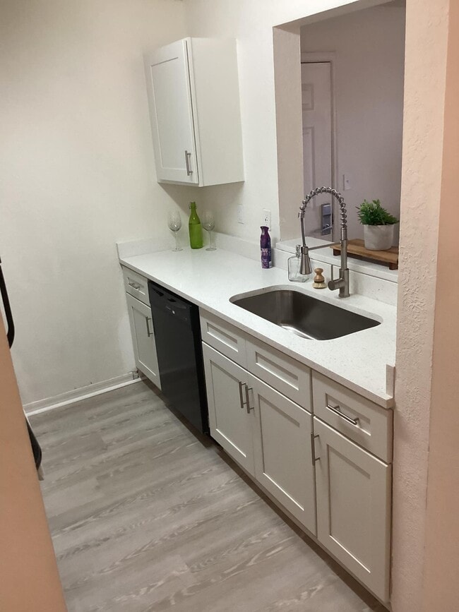 Photo - Forest View Apartments