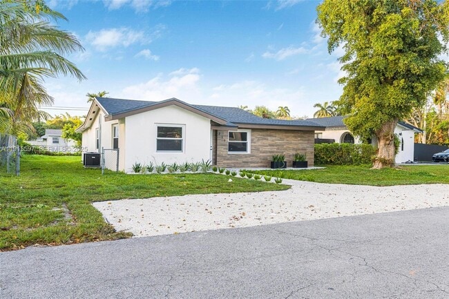 Photo - 216 NE 160th St