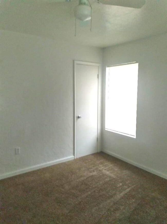 Photo - 1175 NW Ozmun Ave