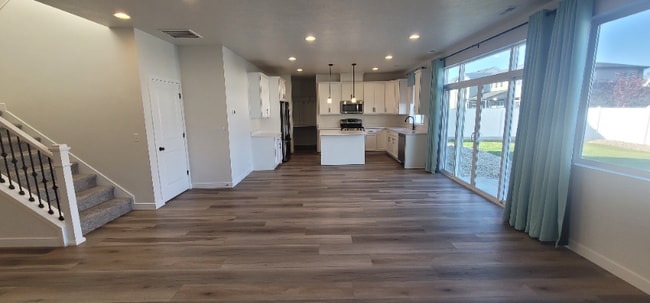 Photo - 908 W 1080 S