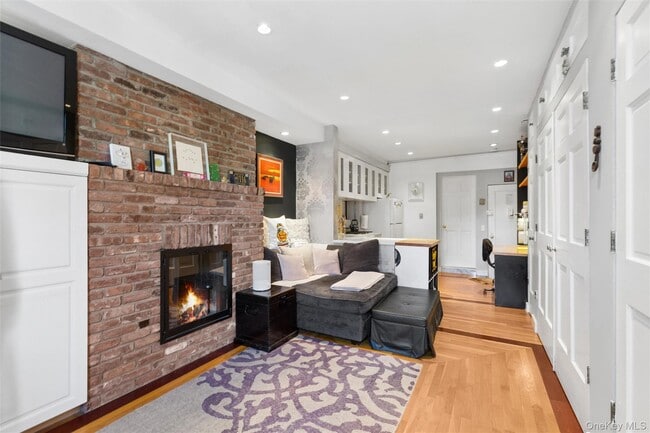 Photo - 24 Cornelia St Unit 10