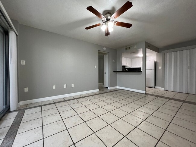 Photo - Altamonte Springs 1/1 Condo ~ Lakefront Community ~ Great Amenities!! Unit 208