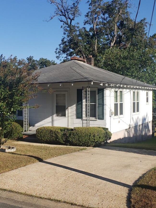 2 Bedroom 1 Bath Home With Large Yard and ... - 2 Bedroom 1 Bath Home With Large Yard and ...