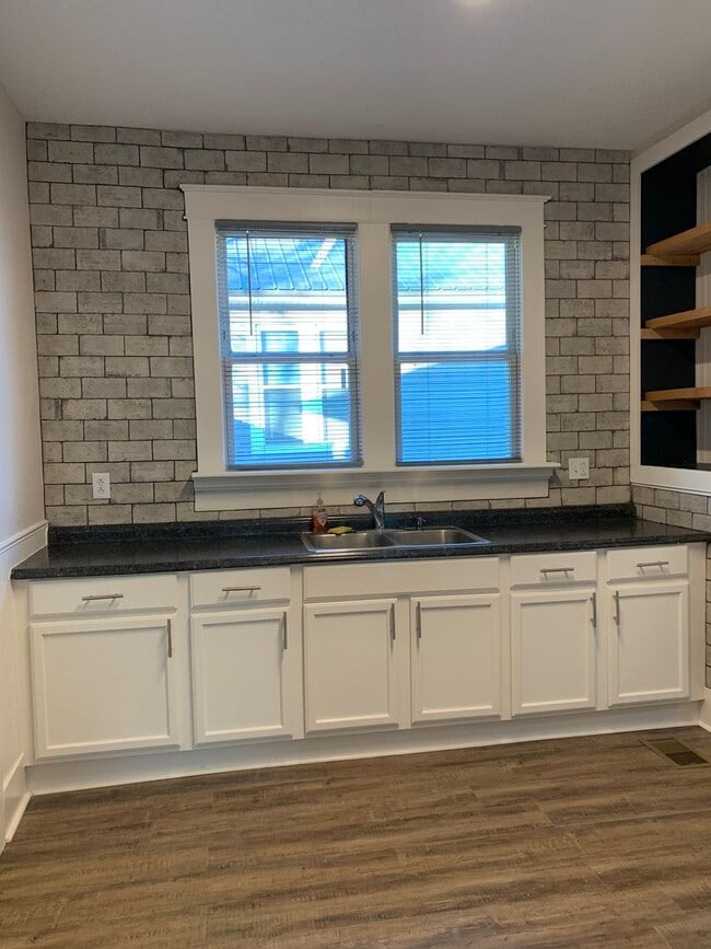 Photo - 2 Bed/2 Bath- Newly Renovated!!