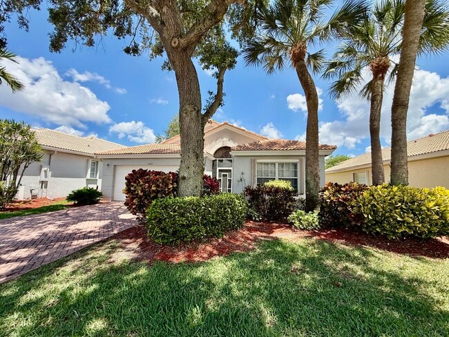 Building Photo - 10921 Royal Caribbean Cir