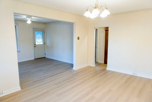 Photo - 8 Poplar Ave