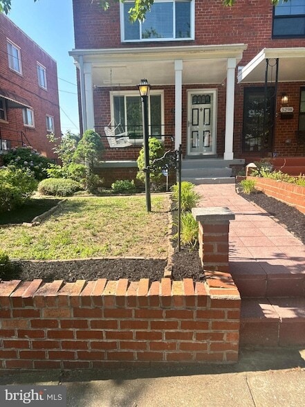 Photo - 5296 Chillum Pl NE