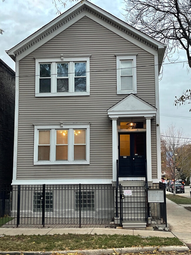 Photo - 1834 W Thomas St Unit 1834 W Thomas St #2