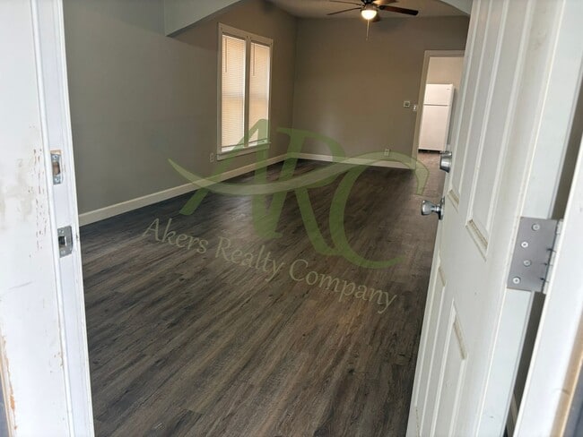 Photo - 1610 W 18th St
