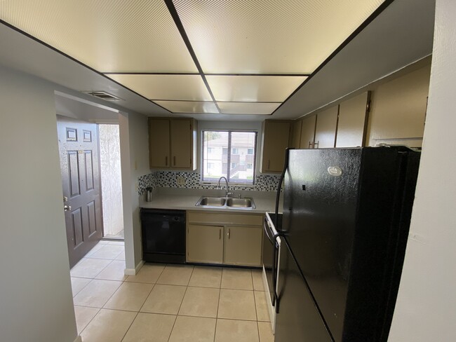 Photo - 1554 University Lane Unidad 308
