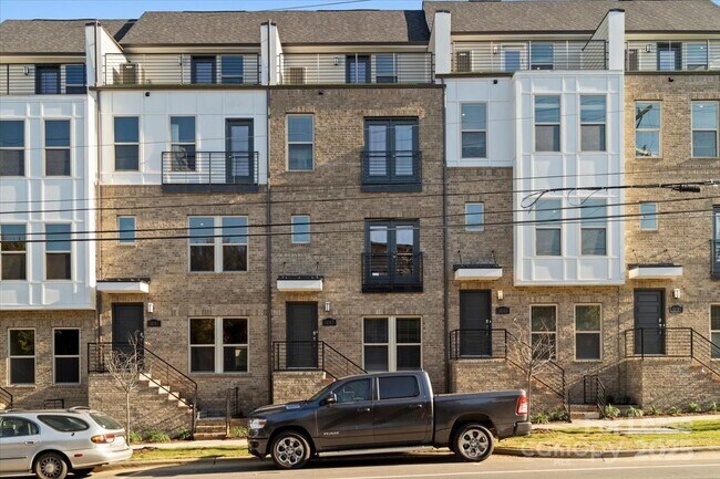 Photo - 12147 Brooklyn Ave