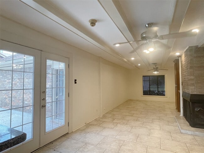 Photo - 9655 Meadowcroft Dr
