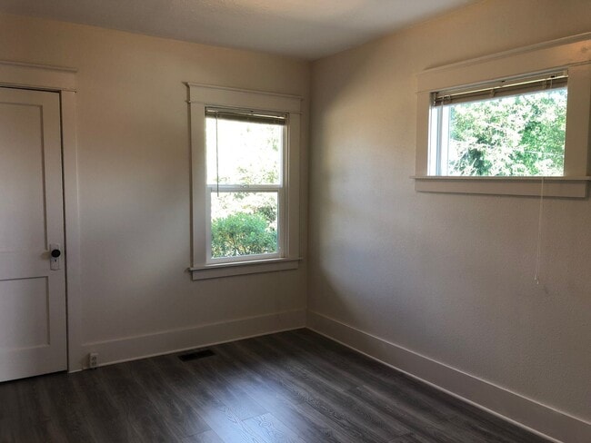 Photo - 2078 Unit 887