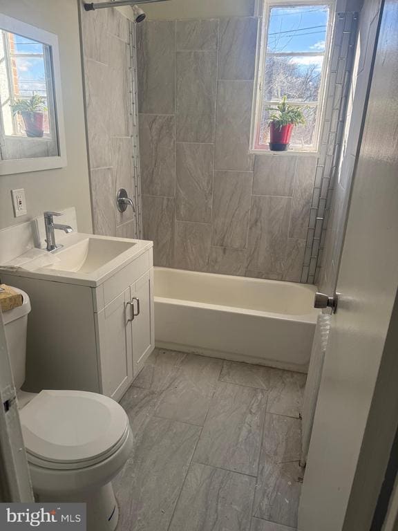 Building Photo - 4002 A St SE Unit 204