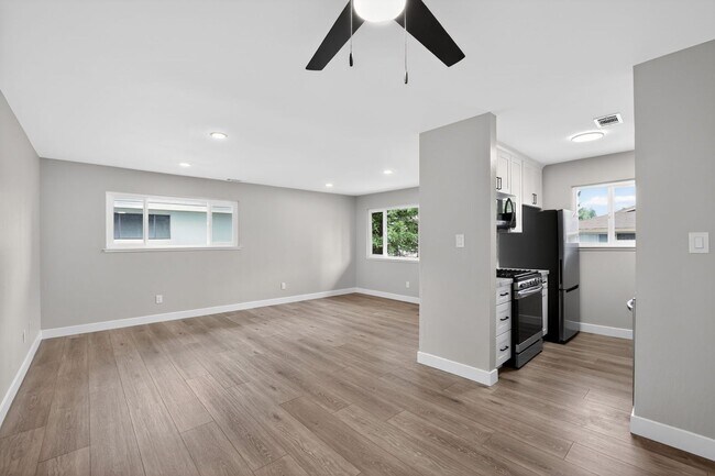 Photo - CITRUS HEIGHTS - Gorgeous Renovated Condo - All Brand New! Unit 4