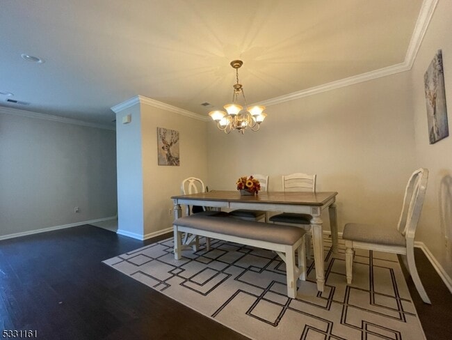 Photo - 28 Commonwealth Dr