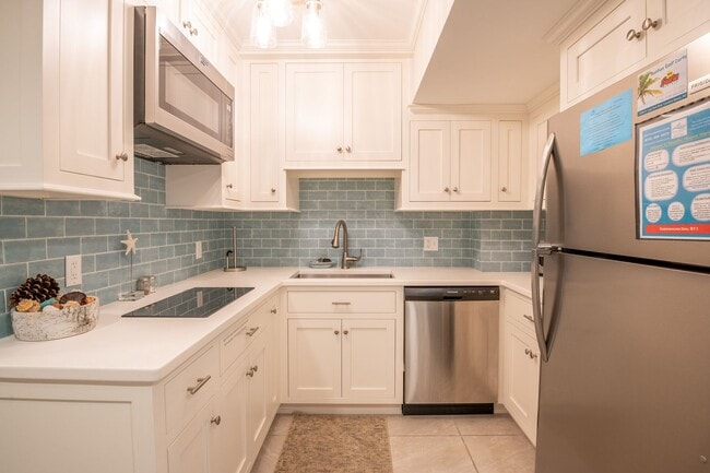 Photo - SHORT TERM ONLY Happy As A Clam Duplex