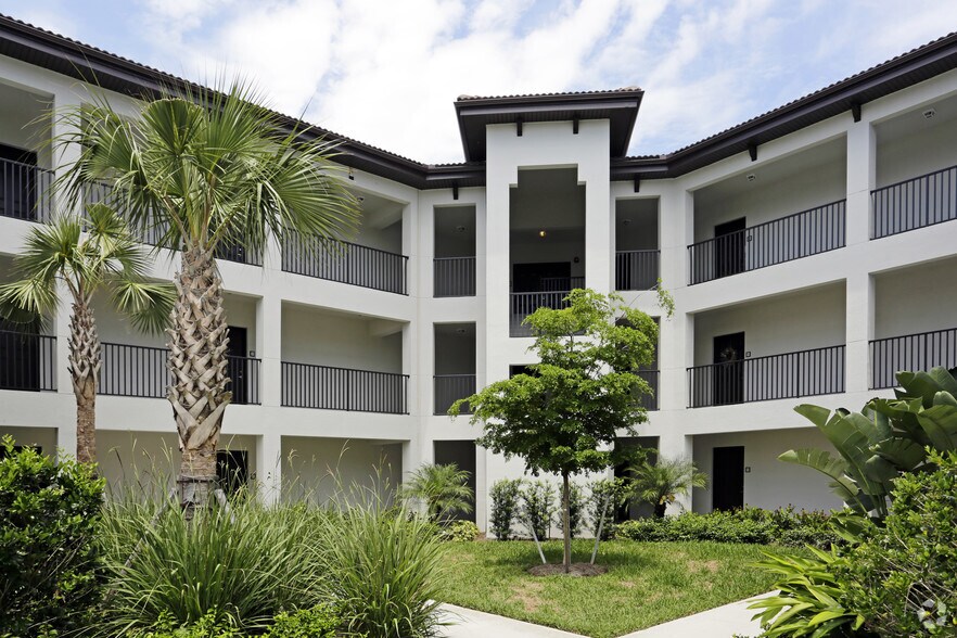 Channelside Apartments For Rent in Fort Myers, FL