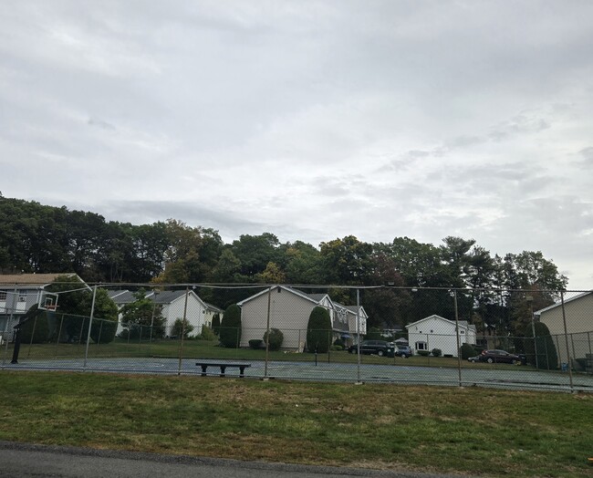 Photo - 945 Riverside Dr