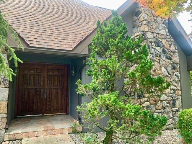 Photo - GRAND FIVE BEDROOM HOME