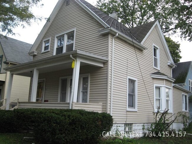 Photo - 502 Benjamin St