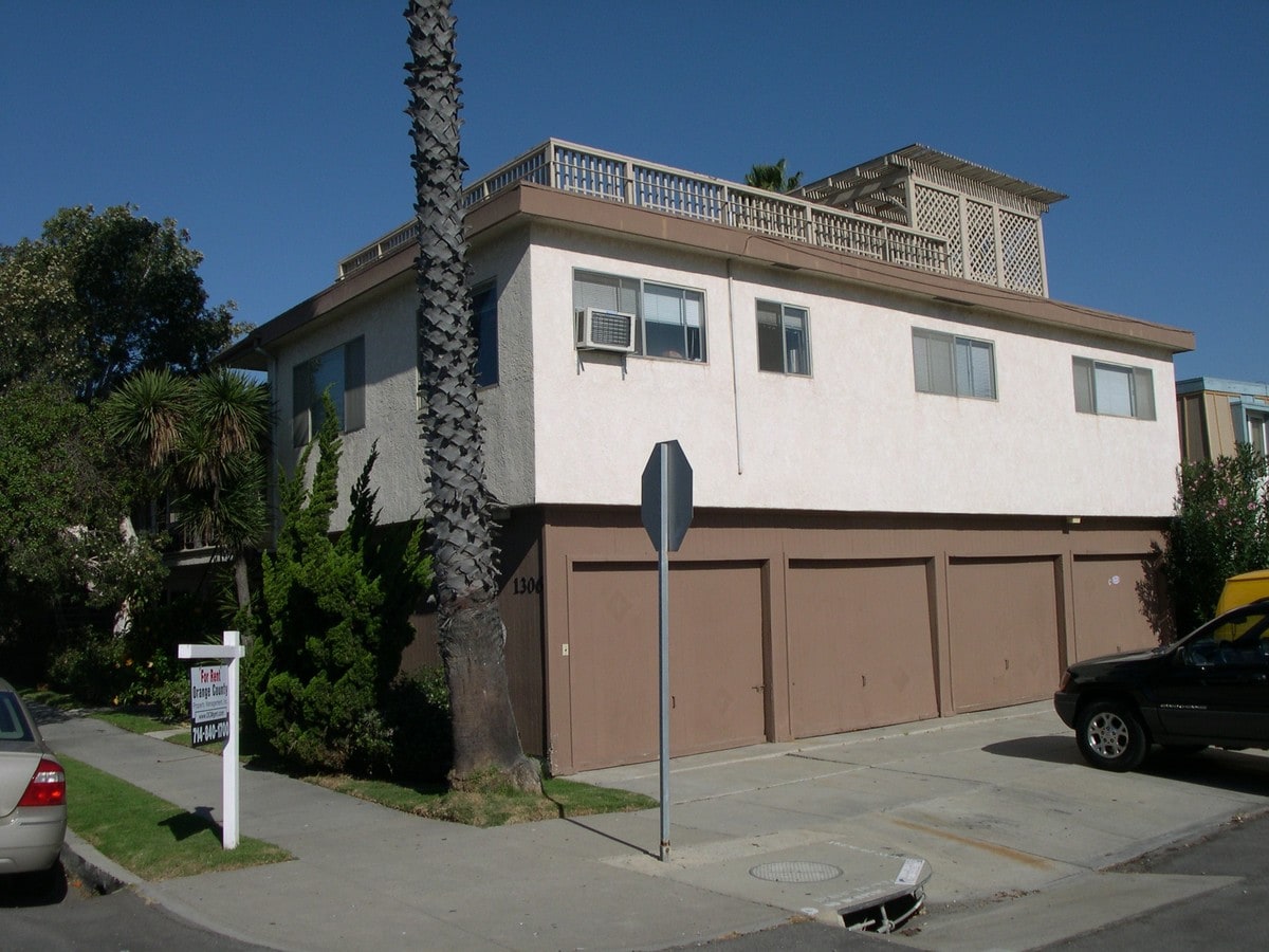 Photo - The Walnut Avenue Apartments