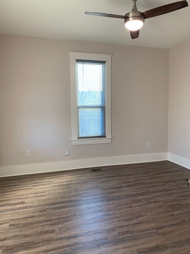 Photo - 2 Bed/2 Bath- Newly Renovated!!