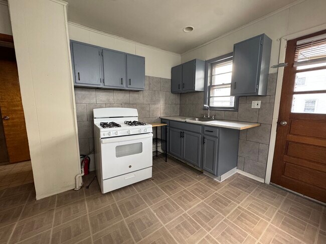 Photo - 82 W 30th St Unit 2