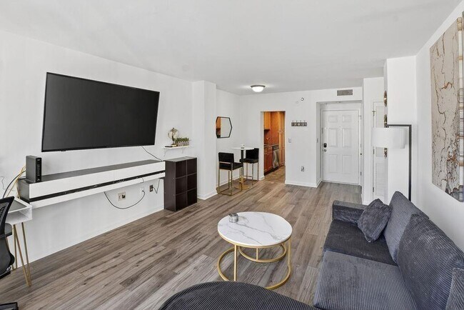 Photo - 1280 W Peachtree St NW Unit 1702
